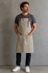 delantal beige moderno para cocina con bolsillo con cierre y bolsillos para guardar objetos fabricado por mundo del delantal